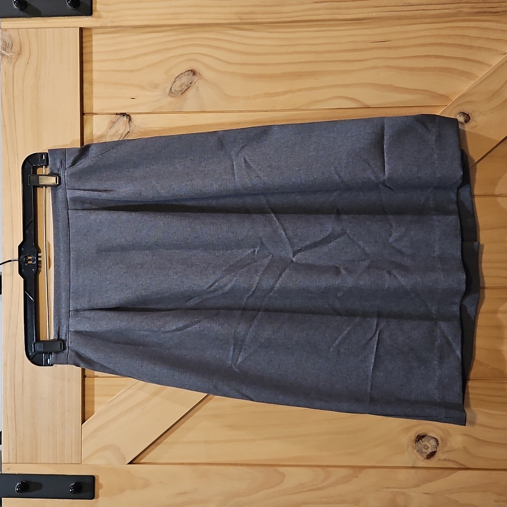 Nikki | Gray Skirt | 10 Petite